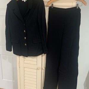 St John black pants suit size 16 great condition